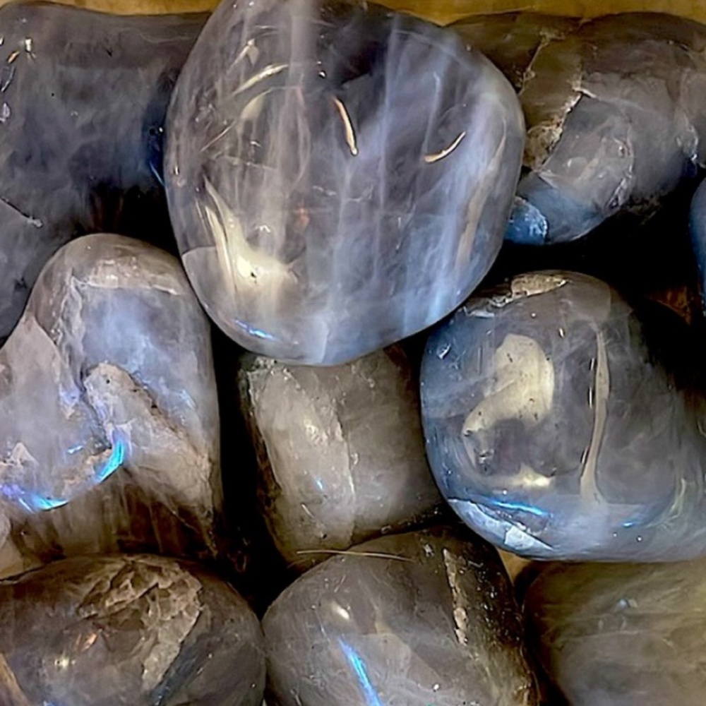 Silver Brazilian Cats Eye Tumbled✨